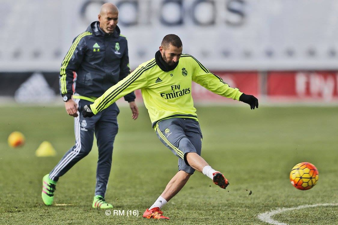 Zinedine Zidane steigt auf Next Gen Adidas Ace FuBballschuhe um Nur Fussball